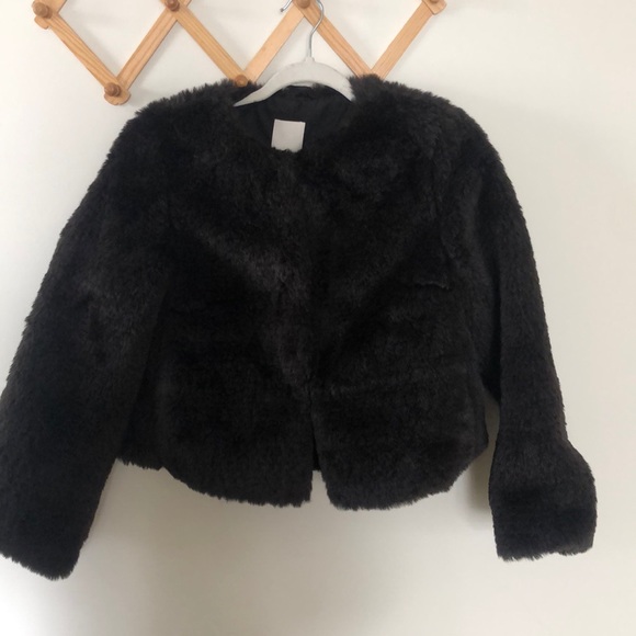 H&M Jackets & Blazers - Faux fur cropped jacket